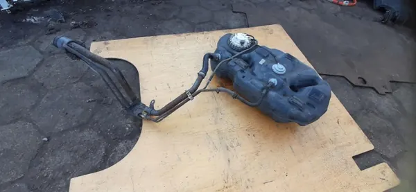 Brandstoftank OEM BAK ZBIORNIK PALIWA 1.8 HYBRYDA TOYOTA PRIUS III image 3