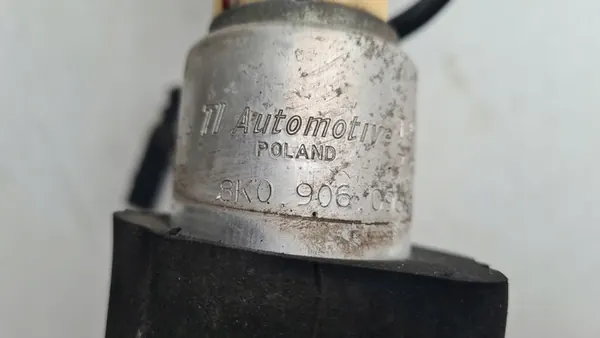 Brandstofpomp - Audi A6 C6 LIFT 2.0 TDI - 8K0906095B image 5