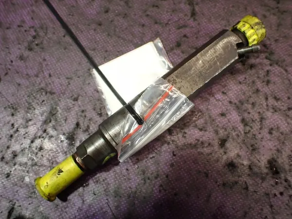 SEAT LEON I 99-05 1.9 TDI Iniettore 038130202A image 3