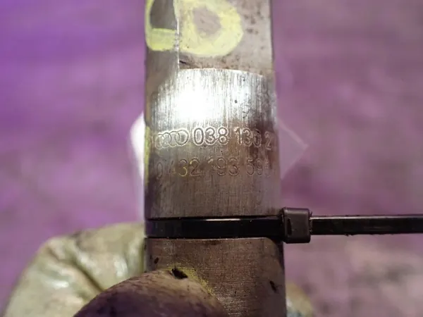 SEAT LEON I 99-05 1.9 TDI Iniettore 038130202A image 4