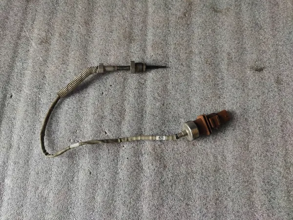 Sensor de temperatura de escape Seat Leon (5F) 06K919529D image 1