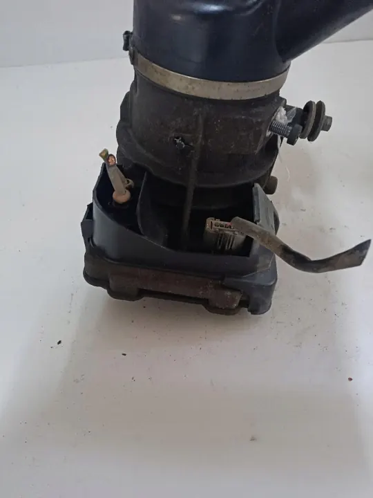Citroen C4 Picasso Pompa Servosterzo 96842525 EW7A image 3