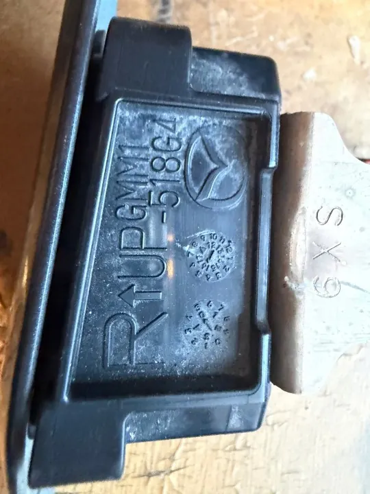 Mazda 6 2017 rechter koplampensproeier OEM 301217 image 3