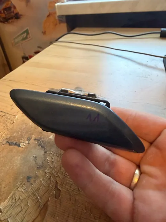 Mazda 6 2017 rechter koplampensproeier OEM 301217 image 4