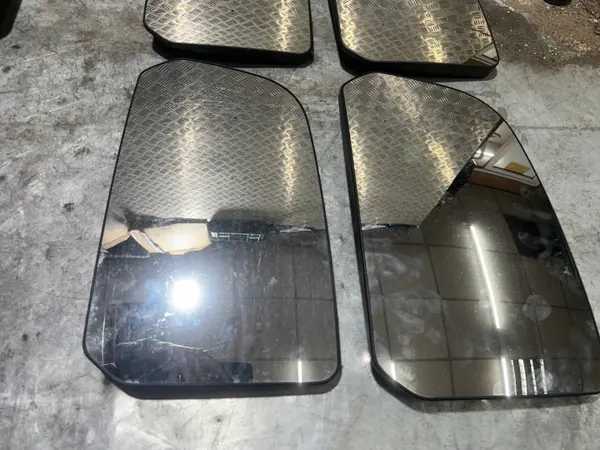 Iveco Stralis S-Way Spiegel-inzet OEM 2523.34.003/004 image 5