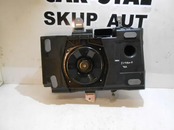 Subwoofer OEM BJ3218808EB para Range Rover Evoque image 2