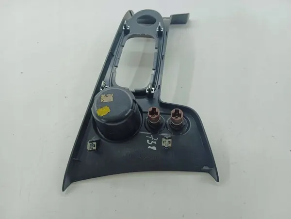 Saab 9-7X 2006 mittkonsoltrim OEM 15829446 image 7