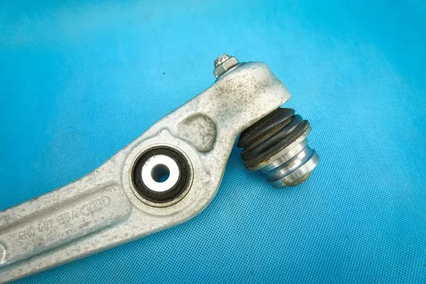 Braccio di controllo anteriore sinistro Audi A8 S8 4H 4H0407151B image 3