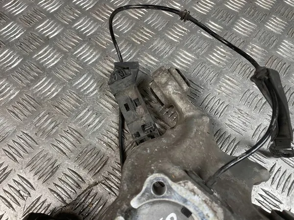 Mercedes-Benz B W246 W242 2011 Höger Bakre Hjulnav image 5