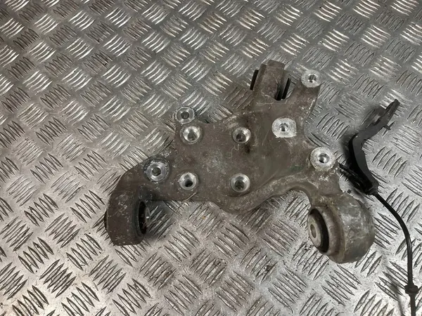 Mercedes-Benz B W246 W242 2011 Höger Bakre Hjulnav image 8