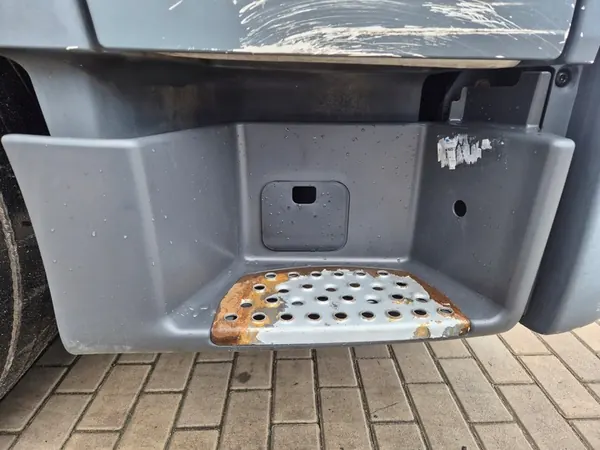 Marchepied droit inférieur MAN TGX Euro 6 image 1