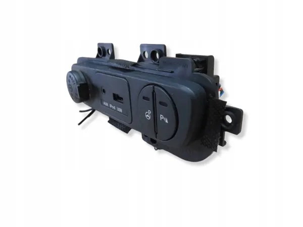Prise AUX USB PDC Kia Sportage III OEM PRY3602 image 3