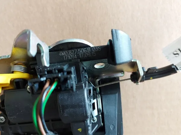 Audi Q7 Heckklappenverriegelung OEM 4M0827887B - Gebraucht image 6