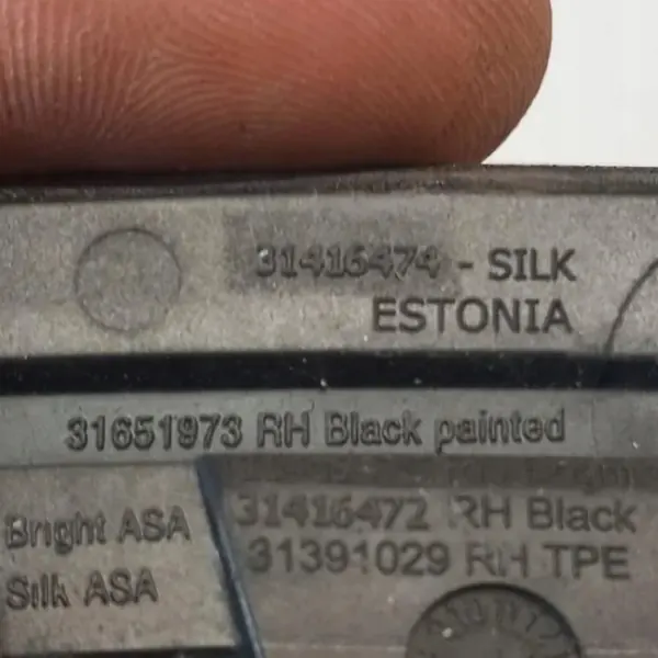 Volvo V40 spiegelframe OEM 31651973 linkerkant image 3