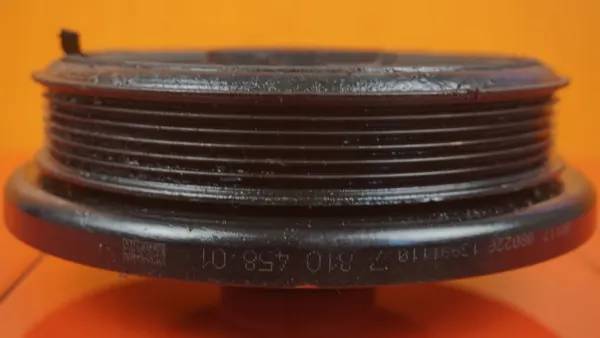 Polia virabrequim BMW N47D20B OEM 7810458 - Usado image 3