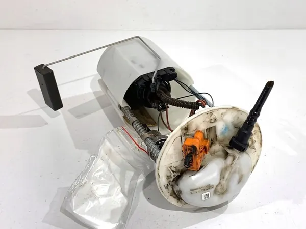 Polttoainepumppu Fiat Sedici 1.6 120HV 06-14 15100-79J00 image 3