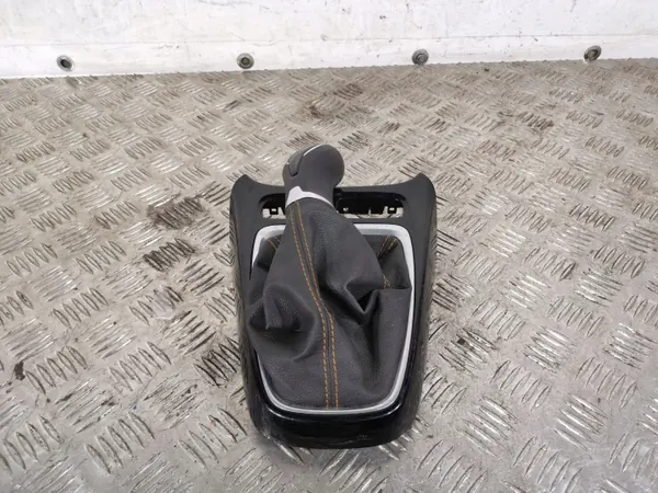 Pomo de mudanças Opel Crossland X OEM 5445102 - Usado image 4
