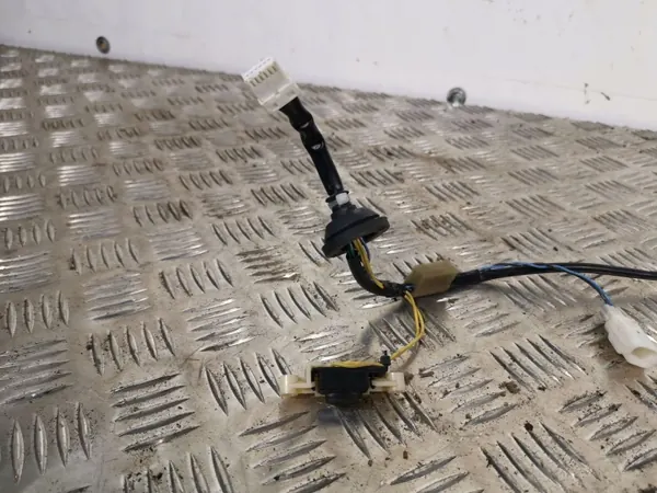 Subaru Forester SJ Hecktürgriff OEM 5821K4 image 3