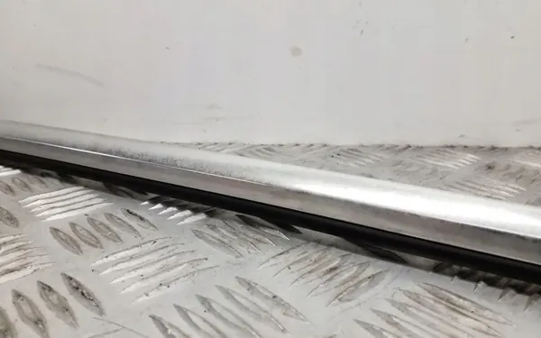 Joint de vitre arrière Audi A3 S3 8V OEM 8V7853267 image 4