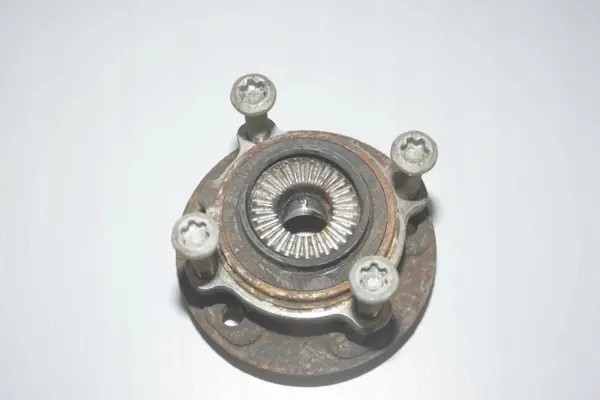 Rodamiento de rueda trasera derecha OEM 33416867926 BMW i3 image 3