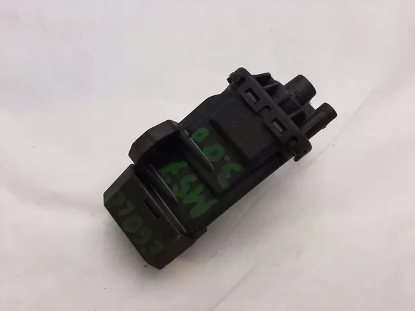 BMW E60 Vakuumventil image 2