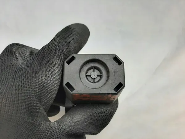 BMW E60 Vakuumventil image 3