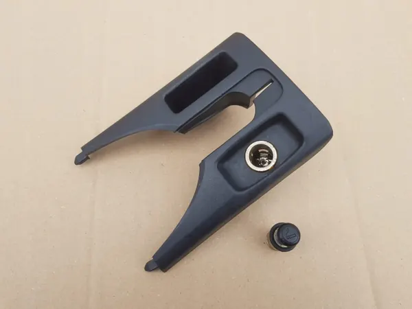 Prise allume-cigare Toyota Auris I LIFT 2010-2012 OEM 58917-02170 image 2