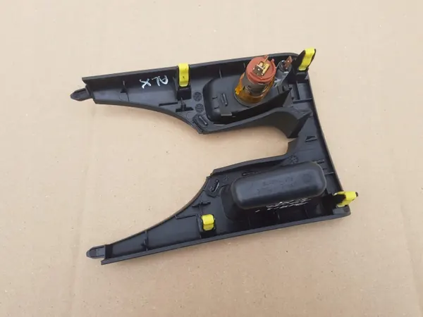 Prise allume-cigare Toyota Auris I LIFT 2010-2012 OEM 58917-02170 image 3