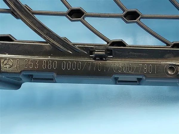 Mercedes GLC 253 W253 Grill A2538880100 DIAMOND 2015- image 7