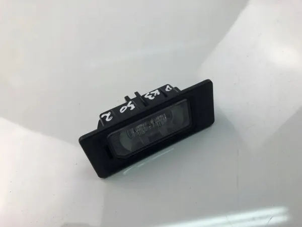 Éclairage plaque OEM 181473 pour Audi A4 B8 image 2