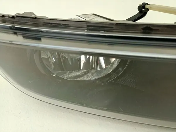 Faro Halógeno OEM 5E0941702E Derecho Delantero image 9