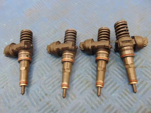 OEM 038130073AQ Inyector Diesel para VW Golf IV 1.9TDI image 2
