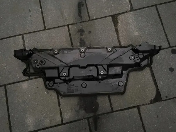 Parte do compartimento do motor Land Rover Defender L8B210B812AE image 1