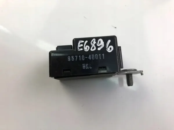 Sirena de alarma Hyundai Tucson OEM 957104D011 Usado image 3