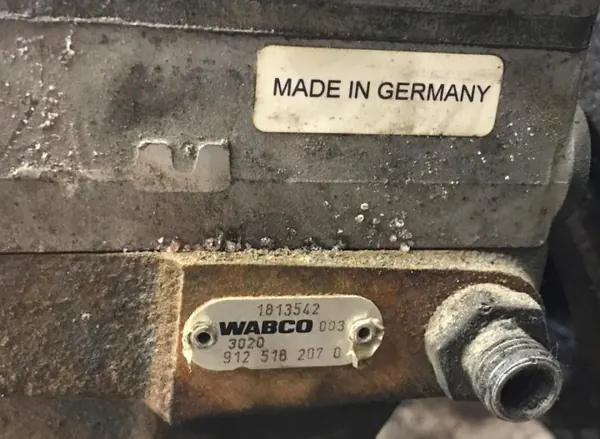 VDL Luftkompressor OEM 1813542 - Begagnad image 5