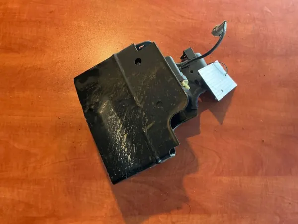 Polttoainesuodatin kotelo OEM AB399155DD Ford Ranger 2.2L image 5