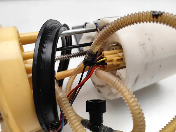 VW Sharan Brandstofpomp 2.0 TDI Diesel 7N0919050G image 5