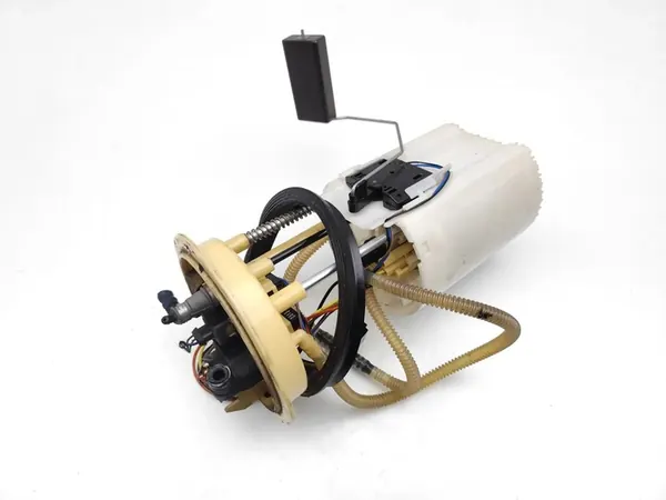 VW Sharan Brandstofpomp 2.0 TDI Diesel 7N0919050G image 9