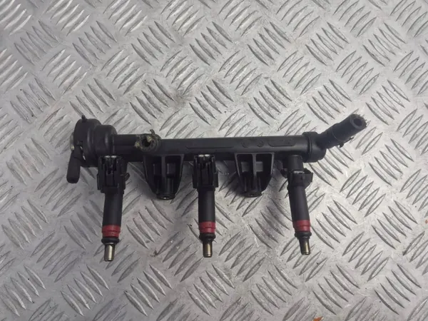 Ruiskutuskaide Skoda Fabia Mk1 OEM 03D133319C image 2