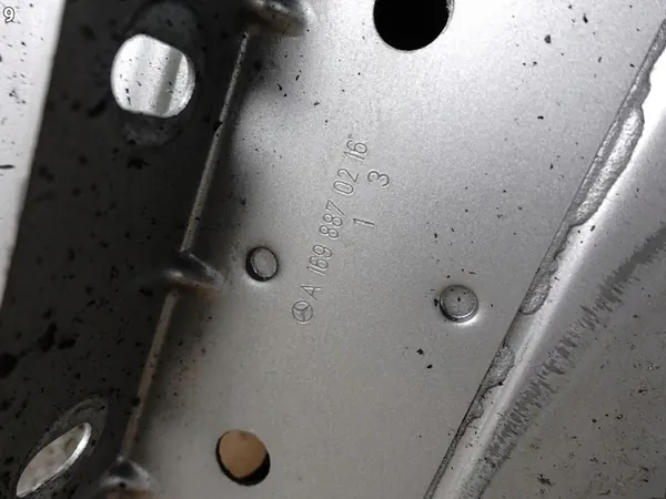 MERCEDES A-KLASA II W169 04-12 Motorhuv image 10