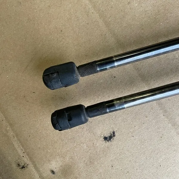 Mercedes W639 Vito Rear Tailgate Actuators OEM image 3