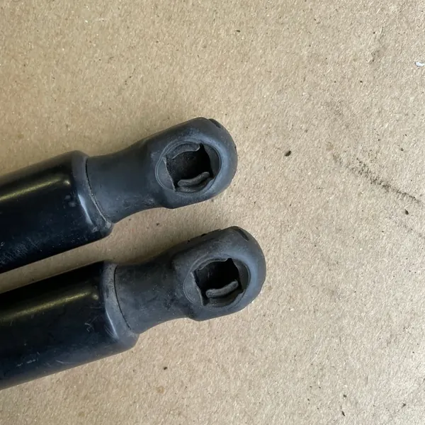 Mercedes W639 Vito Rear Tailgate Actuators OEM image 4