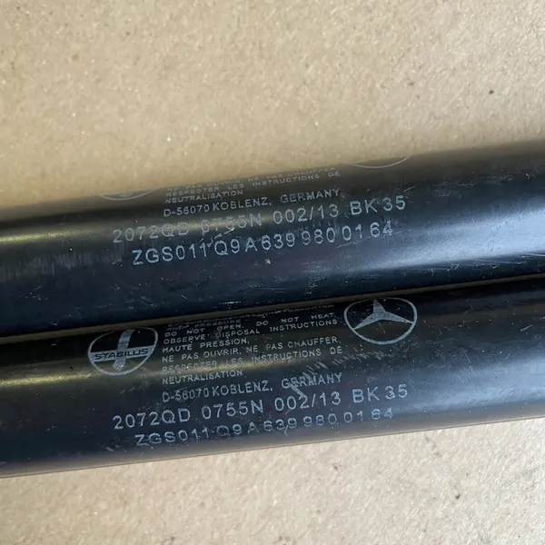 Mercedes W639 Vito Rear Tailgate Actuators OEM image 7