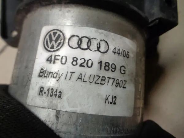 Ilmastointiputket Audi A6 C6 2.4 3.2 4F0260712R 4F0260701L image 3