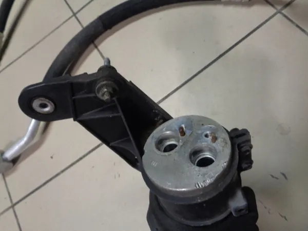 Ilmastointiputket Audi A6 C6 2.4 3.2 4F0260712R 4F0260701L image 4