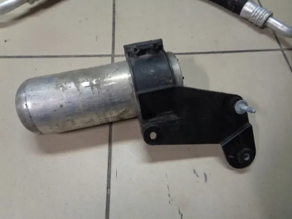 Ilmastointiputket Audi A6 C6 2.4 3.2 4F0260712R 4F0260701L image 5