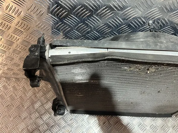 Enfriador de Agua Intercooler Ventilador Renault Koleos II 1.6 DCI OEM image 3