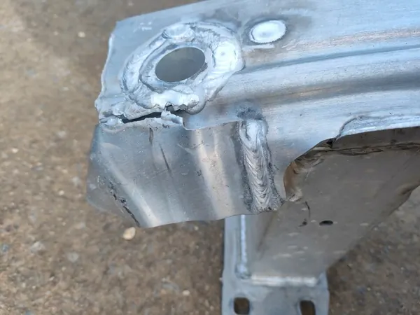 Puskimen Vahvistus Etu AUDI Q7 4M0807109C image 5