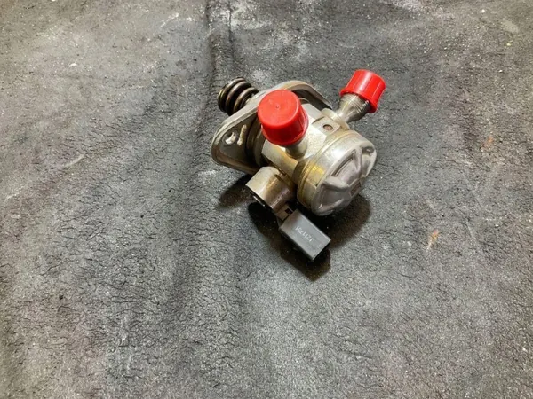 Pompe à carburant Mercedes-Benz OEM A2820700001 - Occasion image 4
