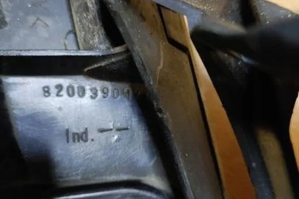 Griglia RENAULT LAGUNA II 1.6L benzina 2003 OEM 8200390126 image 3